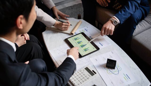 8 Steps to a Winning Procurement Strategy in 2025